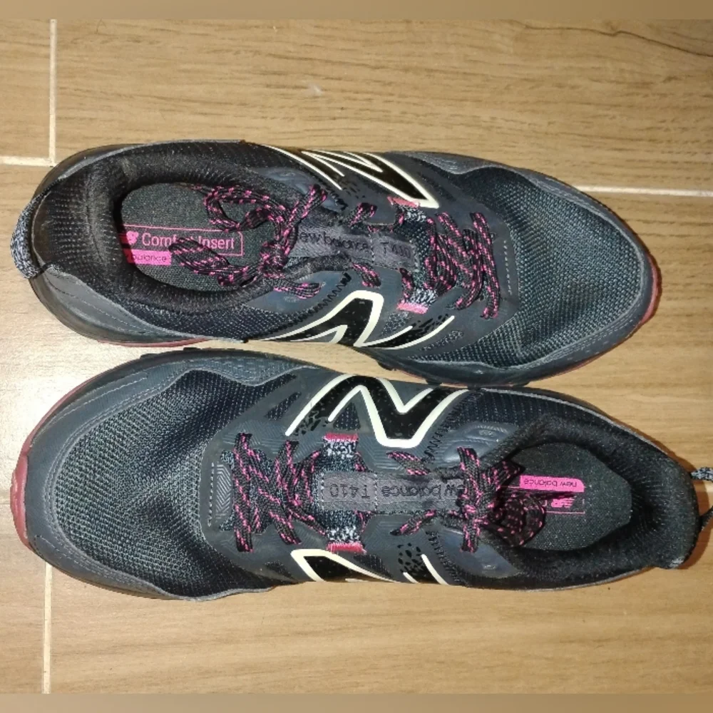 Women's New Balance Running Shoes 10 - Picture 2 of 8